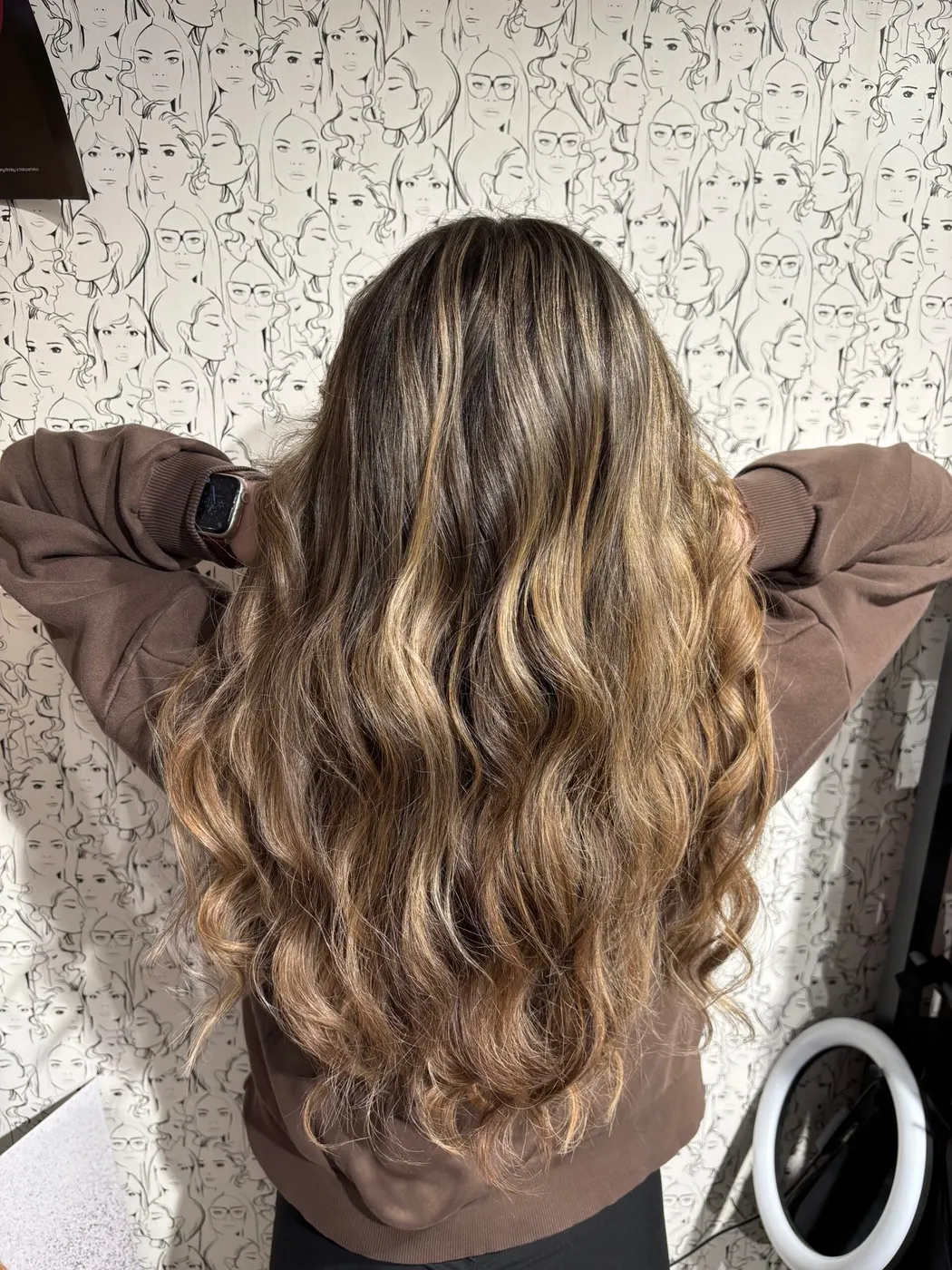 Blonde krullen na een kleuring