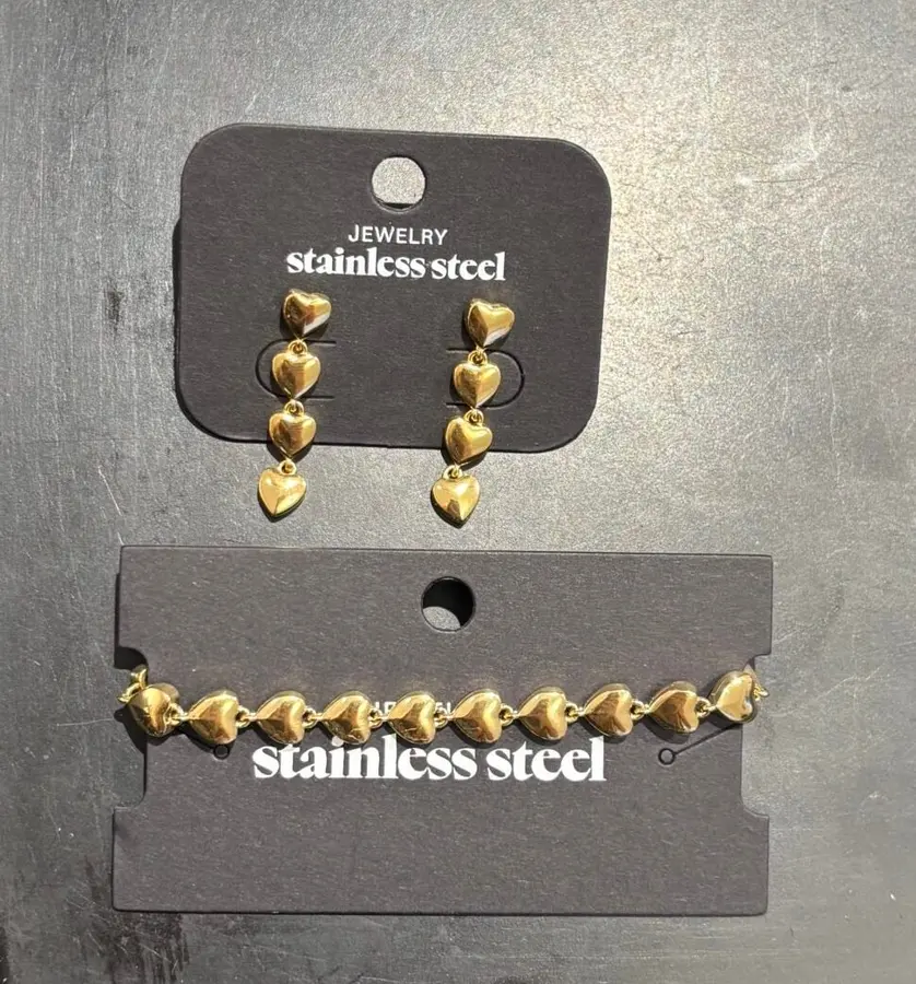 Set oorbellen van roestvrij staal met hartjes en roestvrij stalen hart armband